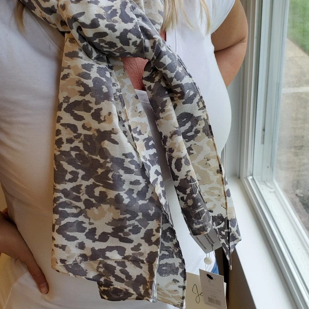 Joie Women's Renita Lightweight Animal Print Cotton Scarf NEW